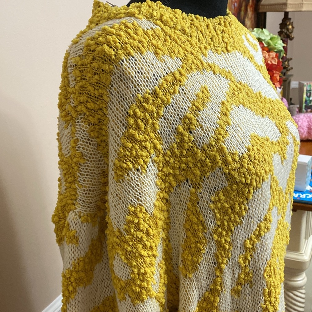 Vibrant Yellow and White Knit Sweater - Picture 4 of 12